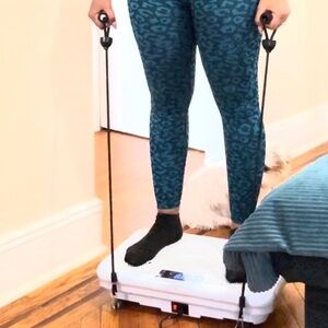 WHOLE BODY VIBRATION MACHINE FOR FULL BODY WORKOUT